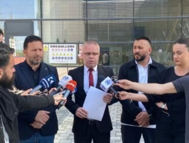 Grupi “Asnjë cent më shumë” dorëzon padi kundër ZRRE-së për rritjen e tarifave të energjisë